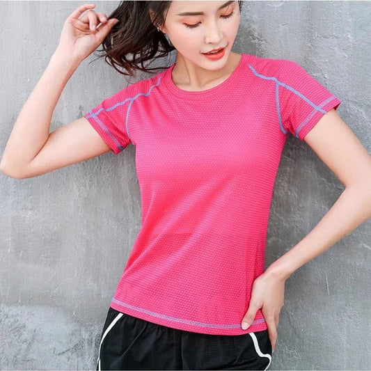 تيشيرت رياضي نسائي سريع التجفيف (Quick Dry) مثالي للتمارين اليوغا، الجري والكروس فت راحة وأداء عالي طوال اليوم!