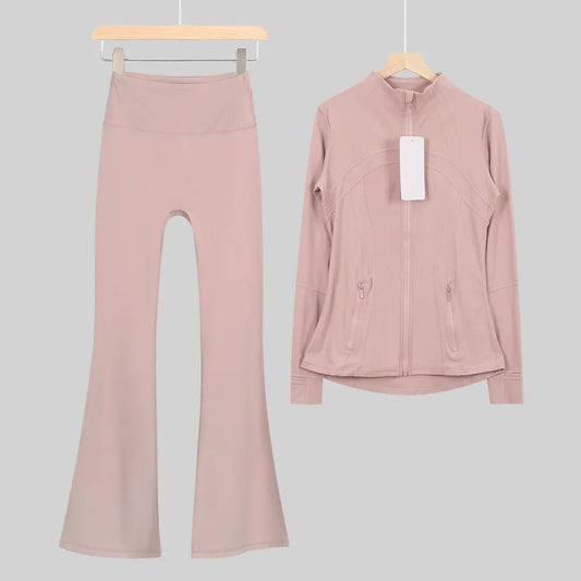 طقم متكامل يجمع بين الأداء الرياضي، الراحة، والأناقة اليومية، مناسب لكل نشاطاتك الرياضية والمشاوير اليومية